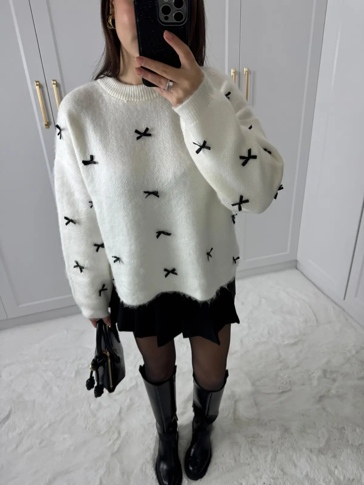 BISOU BEYAZ KURDALE KAZAK